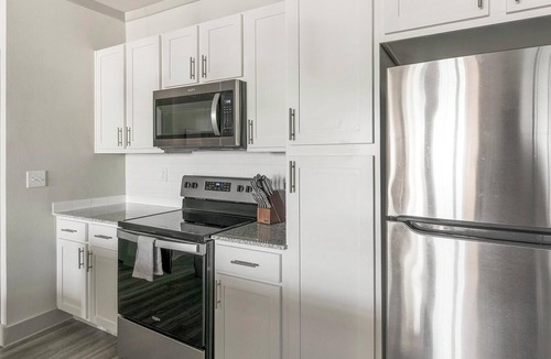 Spring Apartment | Landing | Modern 1BD, Courtyard, Gym