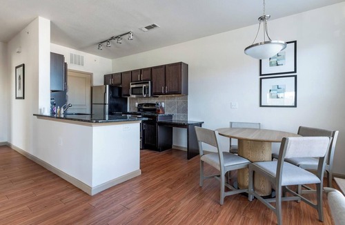 Fort Worth Apartment | Landing | Modern 1BD, Gym, Rooftop Lounge