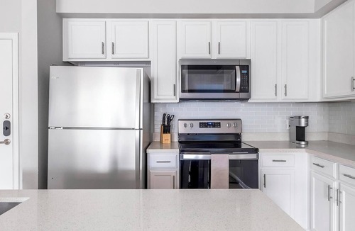 Atascocita Apartment | Landing | Modern 1BD, Game Room, Clubhouse