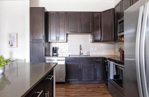 Klein Apartment | Landing | Modern 1BD, Gym, Clubhouse