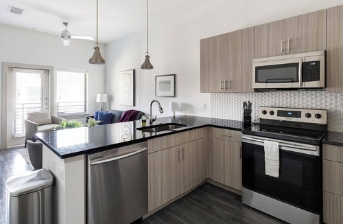 McKinney Apartment | Landing | Modern 1BD, Pool, Gym