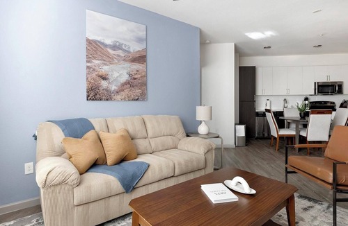 Central Arlington Apartment | Landing | Modern 2BD, Clubhouse, Gym