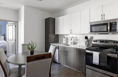 Central Arlington Apartment | Landing | Modern 2BD, Gym, Clubhouse