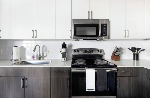 Central Arlington Apartment | Landing | Modern 2BD, Gym, Clubhouse