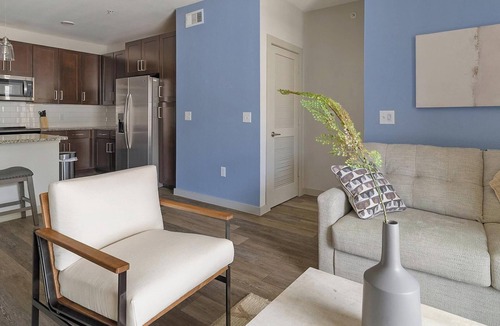 New Caney Apartment | Landing | Modern 2BD, Gym
