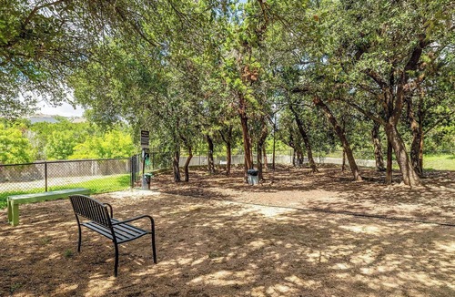 West Oak Hill Apartment | Landing | Spectacular 2BD, Gym