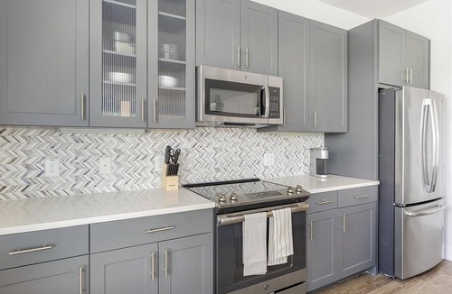 Old East Dallas Apartment | Landing | Spectacular 2BD, Gym, Clubhouse