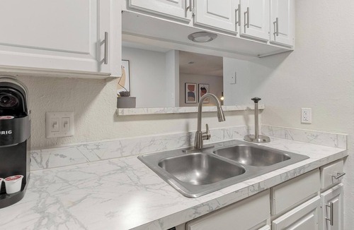 Denton Apartment | Landing | Spectacular 2BD, Gym, Courtyard