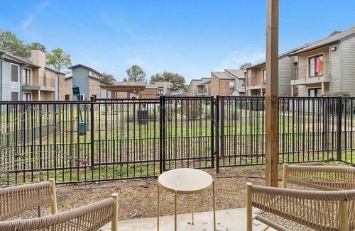 Denton Apartment | Landing | Spectacular 2BD, Gym, Courtyard
