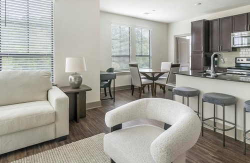 Klein Apartment | Landing | Spectacular 2BD, Gym, Clubhouse
