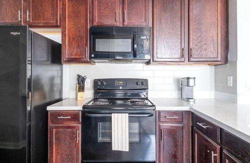Atascocita Apartment | Landing | Spectacular 2BD, Game Room, Gym
