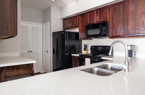 Atascocita Apartment | Landing | Spectacular 2BD, Game Room, Gym