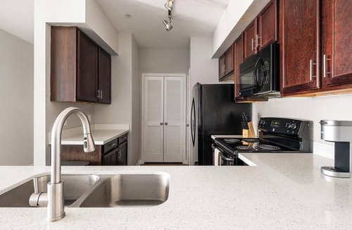 Atascocita Apartment | Landing | Spectacular 2BD, Game Room, Gym