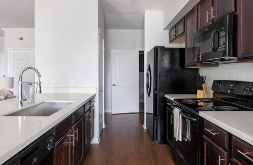 Atascocita Apartment | Landing | Spectacular 2BD, Game Room, Gym