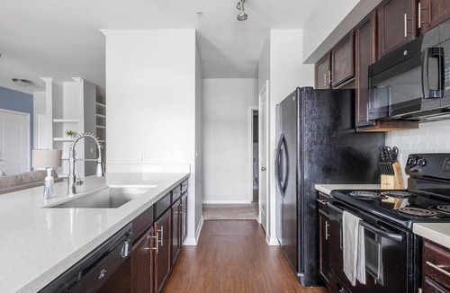 Atascocita Apartment | Landing | Spectacular 2BD, Gym, Game Room