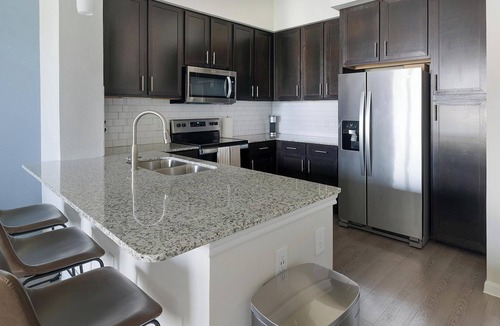 Conroe Apartment | Landing | Stunning 1BD, Gym