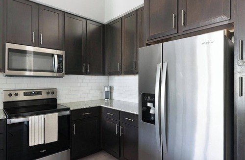 Conroe Apartment | Landing | Stunning 1BD, Gym