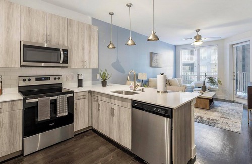 Fort Worth Apartment | Landing | Stunning 1BD in Bricktown