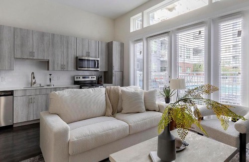 Fort Worth Apartment | Landing Stunning Studio in Bricktown