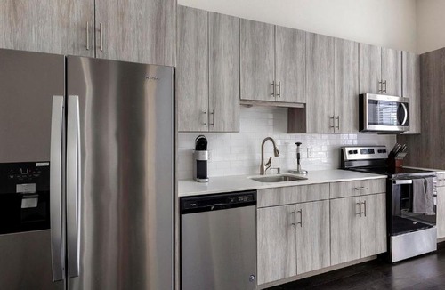 Fort Worth Apartment | Landing Stunning Studio in Bricktown