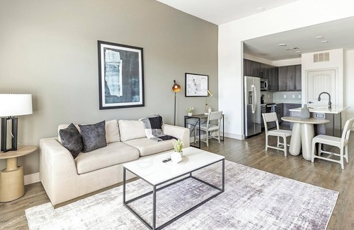 Denton Apartment | Landing | Stylish 1BD, Courtyard, Clubhouse
