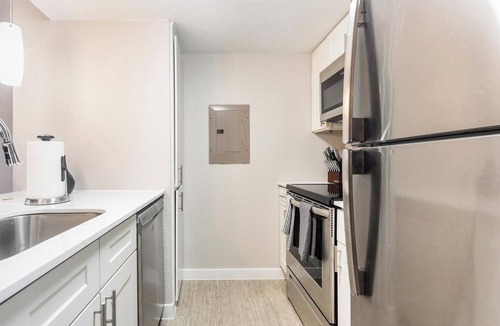 North Arlington Apartment | Landing | Stylish 1BD, Pool