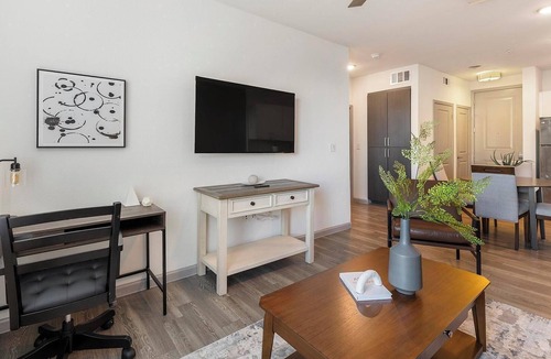 Central Arlington Apartment | Landing | Stylish 2BD, Clubhouse, Gym