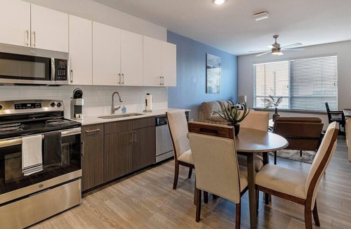 Central Arlington Apartment | Landing | Stylish 2BD, Clubhouse, Gym