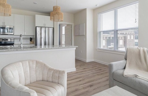 Conroe Apartment | Landing | Stylish 2BD, Pool, Clubhouse