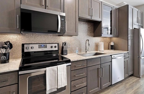 Fort Worth Cultural District Apartment | Landing | Stylish Studio, Gym, Game Room