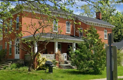 St. Catharines House | Large 7 Bedroom Heritage Home in St Catharines