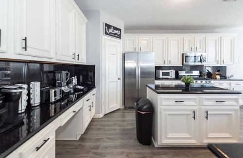 Barker House | Large 7BR Houston Oasis w/Pool, Hot Tub & BBQ