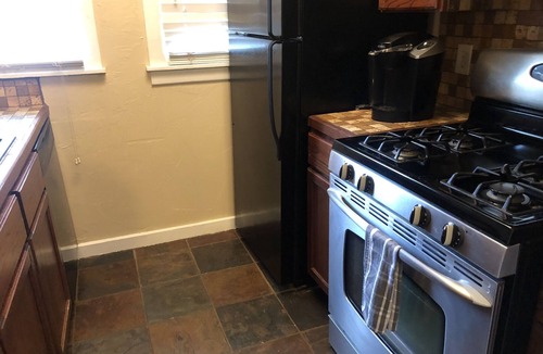 Junius Heights Apartment | Large Apt w Comfortable King Bed, close to Downtown Dallas