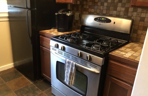 Junius Heights Apartment | Large Apt w Comfortable King Bed, close to Downtown Dallas