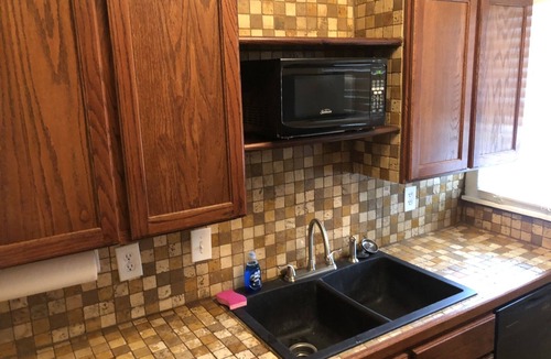 Junius Heights Apartment | Large Apt w Comfortable King Bed, close to Downtown Dallas