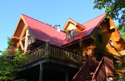Lyndhurst Cottage | Large log home in private bay on Rideau Lakes near Kingston+1000 Islands