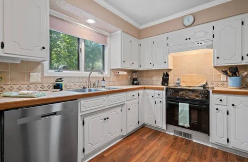 Mount Ida House | Large Luxurious 3/3 Lake Home