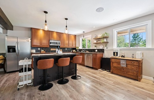 South Bruce Peninsula House | Larkwhistle | SAUNA | CHICKENS | Near BEACHES