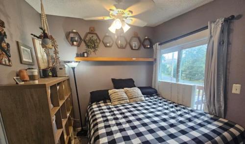 Kodiak Cabin | Last Frontier Lodge - Forest, Mountain, Ocean Views