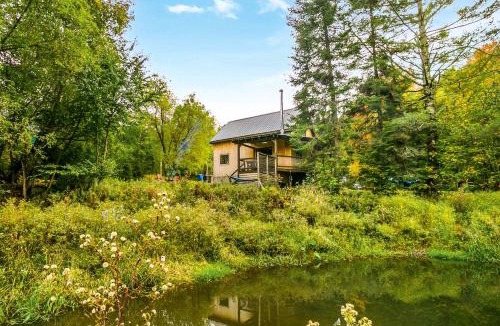 Lac-Brome Ski Chalet | Le 10 - Spa Sauna Shower Bromont Lac-Brome