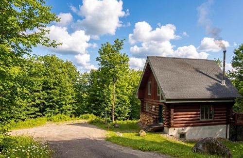 Lac Superieur Village Ski Chalet | Le Bois Dormant - Spa, Fireplace, Pool, Lake, Tennis
