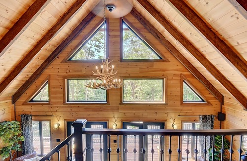 Saint-Calixte Ski Chalet | Le Boréal - Heated swimming pool, Jacuzzi, Sauna and Billiards