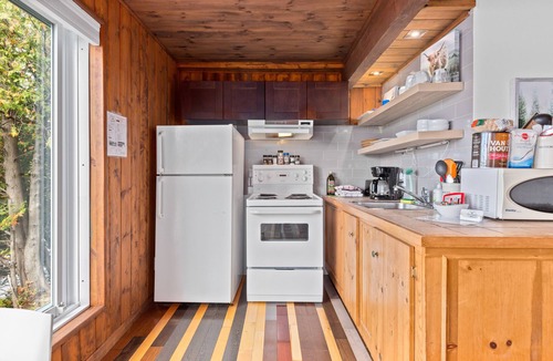 Sainte-Lucie-des-Laurentides Ski Chalet | ☀️ Le1617 - Private dock, Lake- Chalets in the north ☀️