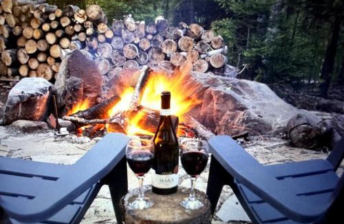 Morin Heights House | Le Chic Montagnard - Chalet with HOT TUB and pool