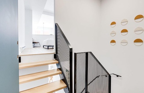 Mile End Apartment | Le Mile End by M11 - Modern & Stylish 1BDR with Sofa Bed