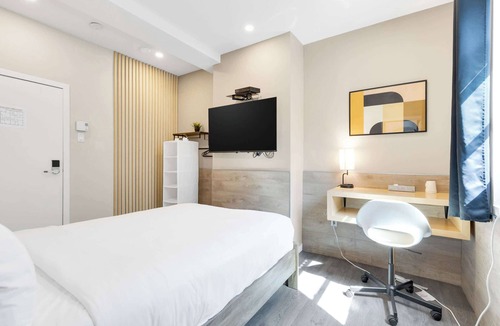 Quartier des Spectacles Hotel | Le Sand & Stone Hôtel-Quartier des Spectacles