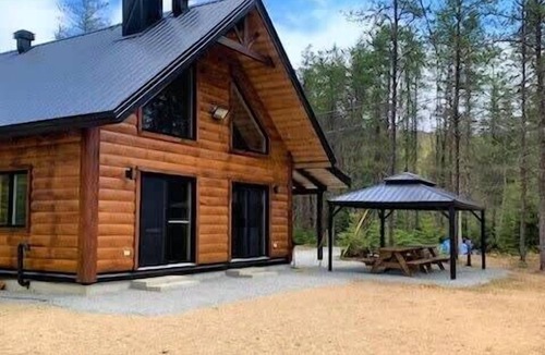 Lac-aux-Sables Ski Chalet | Le St-L'Eau spa, Mauricie