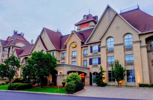 Laval Hotel | Le St-Martin Hotel & Suites