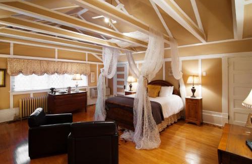 Waterford Valley Bed & Breakfast | Leaside Manor