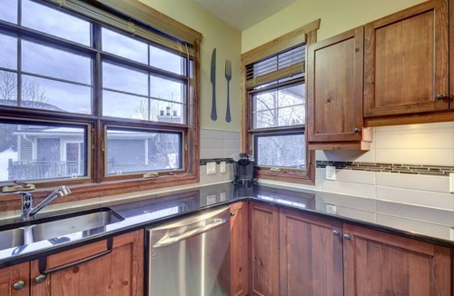 Tremblant-Les-Eaux Condo | Les Eaux Tremblant Classic Chalet Pool & Jacuzzi